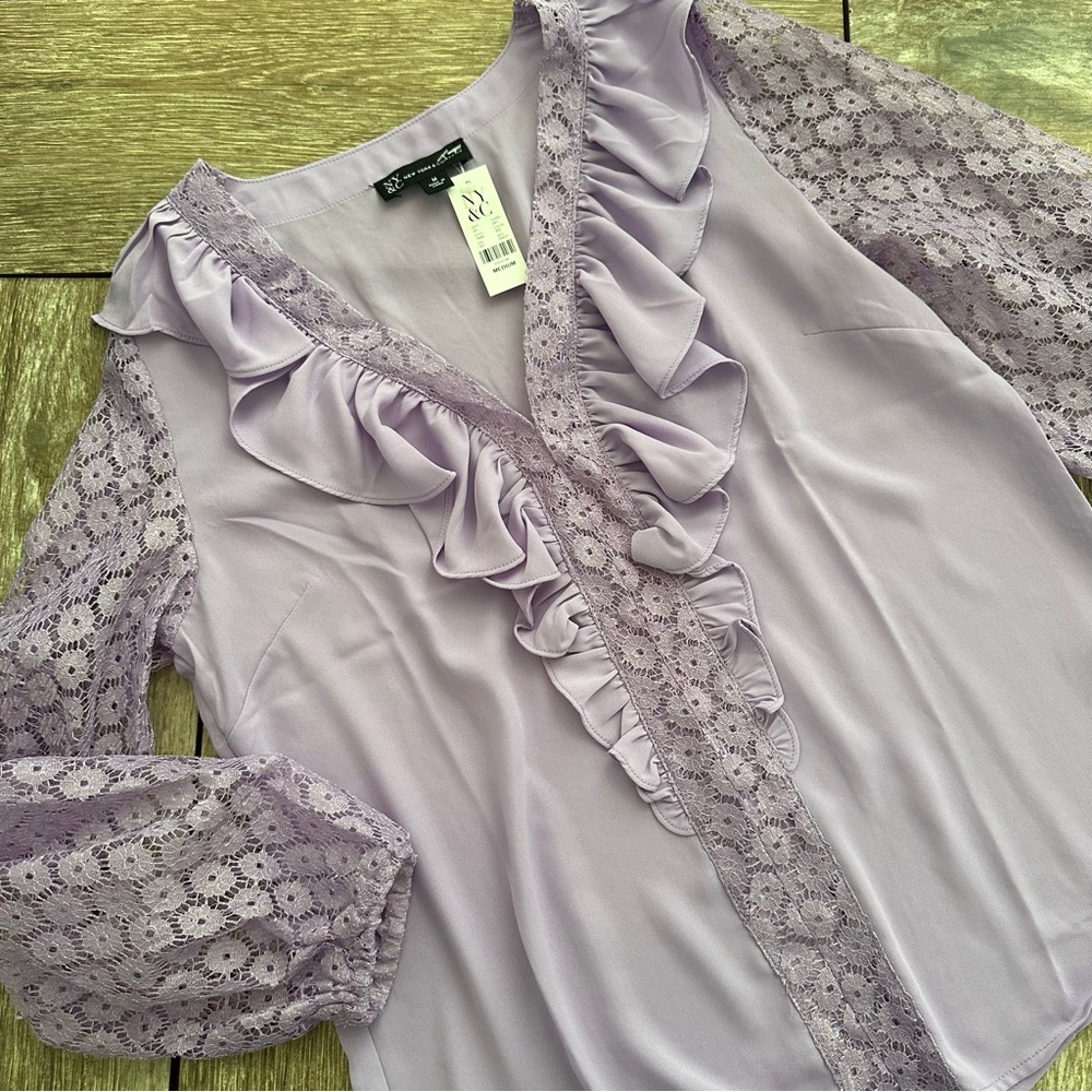 New York & Company new Lavender Long sleeve v-neck top with lace detailing, Med